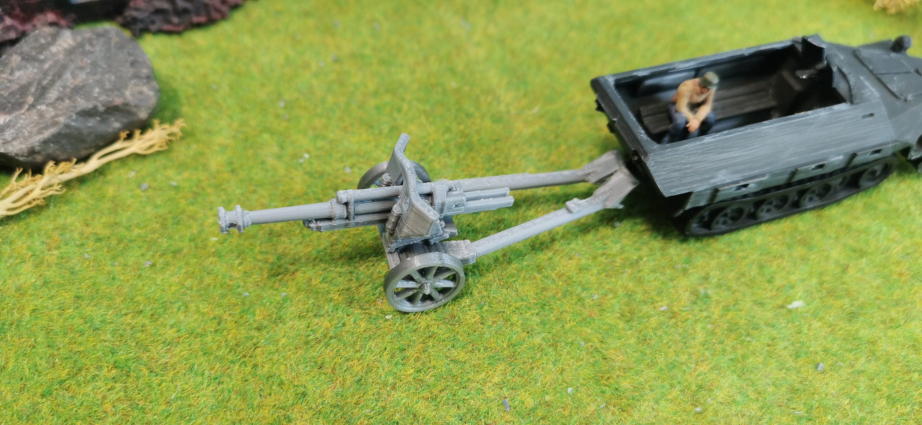 10.5 cm 軽野榴弾砲 18 (LFH 18) 後期バージョン WW2 ドイツ 15 cm 