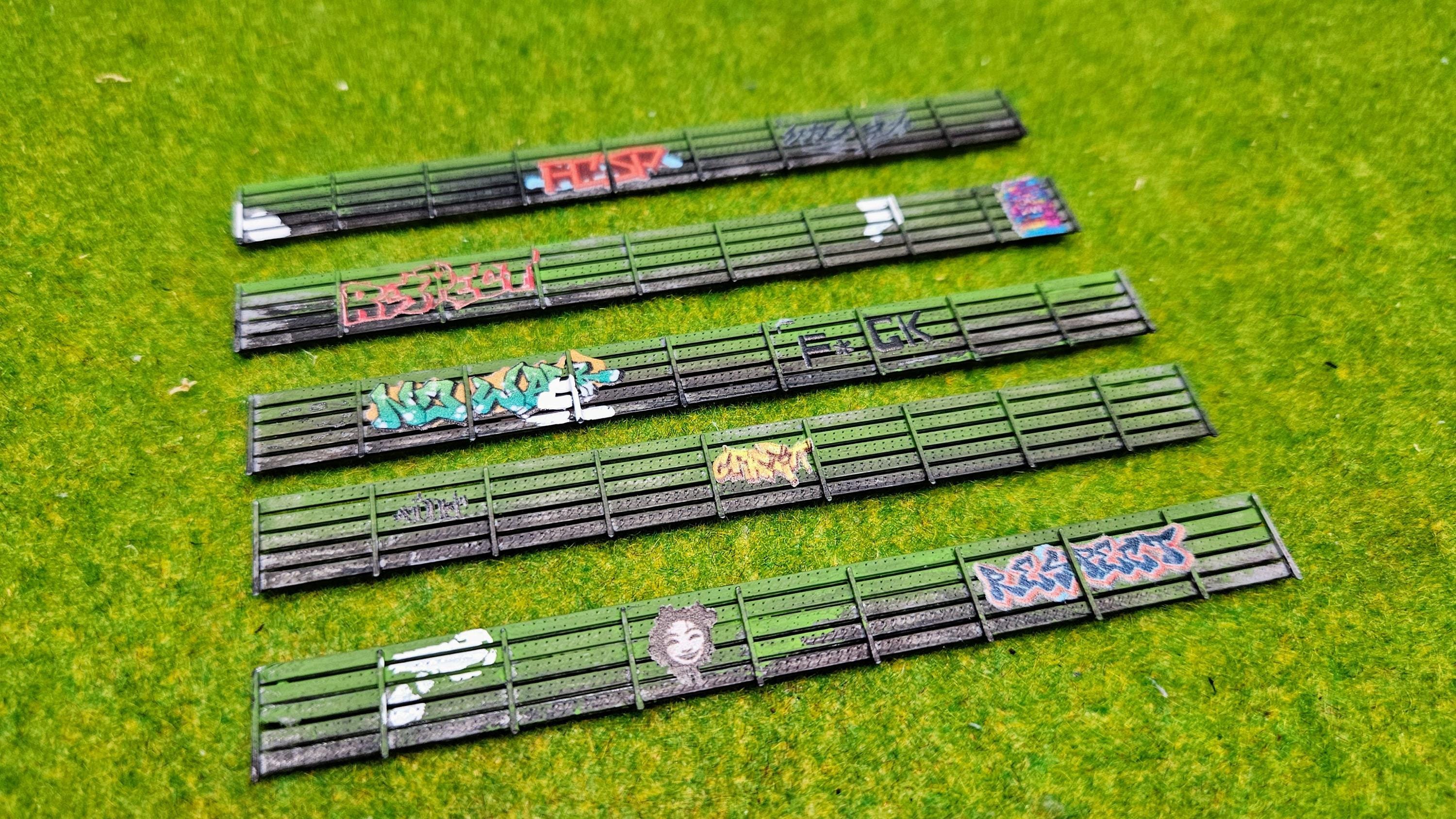 5x concrete privacy fence set – scale 1:160 – optionally with graffiti painting - 3D printing filigree - railway decoration railway system fences walls