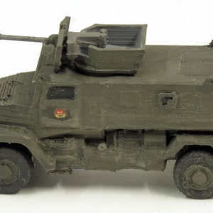 Ural Typhoon Soviet MRAP 2-axle 4x4 as model kit | 28 mm / 20 mm / 15 mm for ZONA ALFA Wargaming | Scale 1/100 1/87 1/72 1/64 1/56 1/48