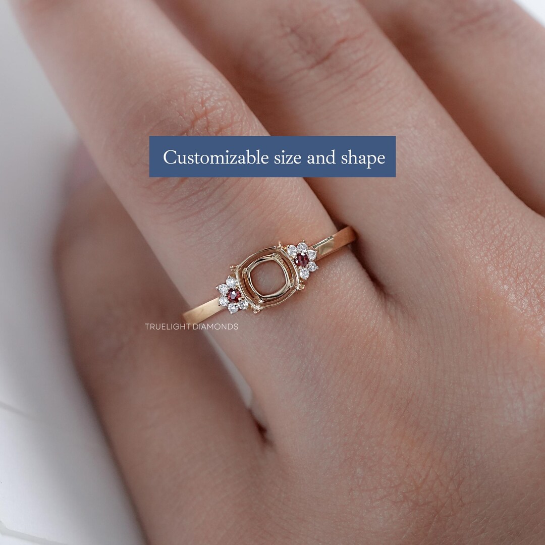 Anello a forma di cuscino in oro giallo 14 carati Anello con