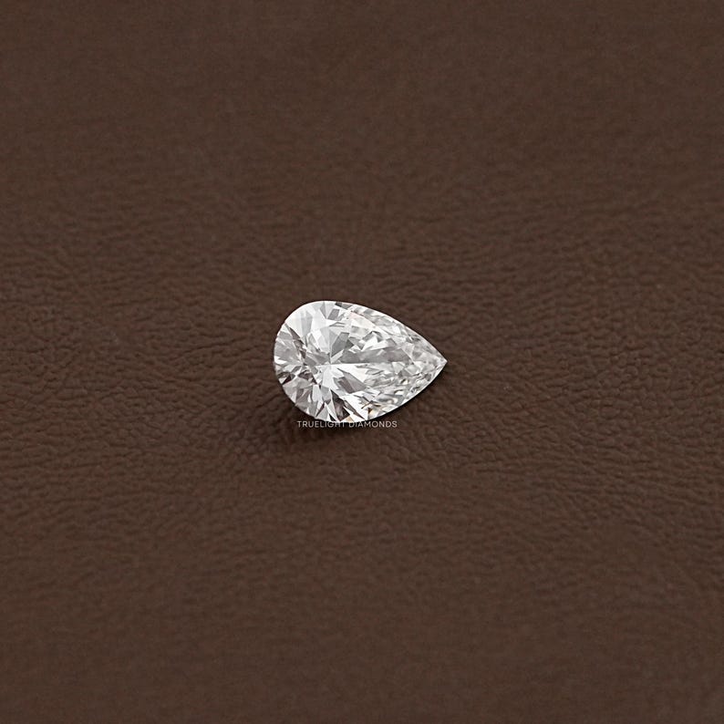 Pear Cut Lab Grown Loose Diamond / Eco Friendly Diamond For Customized Wedding Jewelry / Conflict Free Solitaire Diamond For Engagement Gift