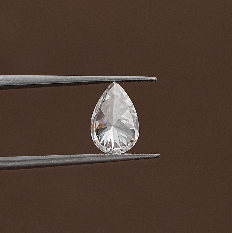 Pear Cut Lab Grown Loose Diamond / Eco Friendly Diamond For Customized Wedding Jewelry / Conflict Free Solitaire Diamond For Engagement Gift