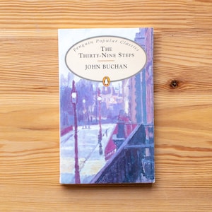 The Thirty-Nine Steps - John Buchan - Penguin Classics Paperback Books