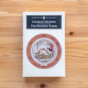 The Pickwick Papers - Charles Dickens - Penguin Popular Classics Paperback Books