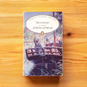Heart of Darkness - Joseph Conrad - Penguin Classics Paperback Books