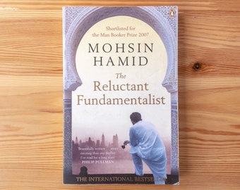 The Reluctant Fundamentalist - Mohsin Hamid - Penguin Books Paperback
