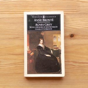 Agnes Grey - Anne Brontë - Penguin Popular Classics Paperback Books