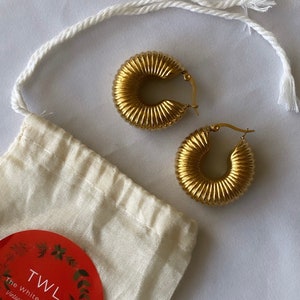 Shell Golden New Vintage-inspired 18kt Gold-plated Shell Earrings ~ vintage-inspired 18kt gold-plated earrings
