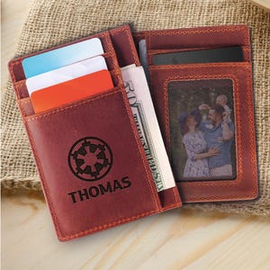 Cartera delgada de cuero personalizada para hombre, regalo de graduación, cumpleaños y Navidad, billetera grabada personalizada, regalo para novio, hermano e hijo.
