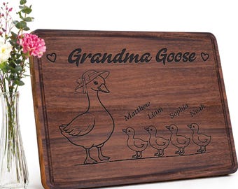 Custom Grandma Goose Cutting Board, Personalzed Kids Names Engraved Board, Mother’s Day Gift for Mom Grandma, Baby Geese Board