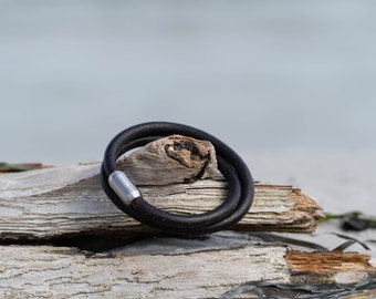 Leder Armband mit Magentverschluss | Wickelarmband | Surfer | bracelet | Freundschaftsarmband | Surf Skate Rock'n'Roll
