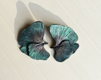 Black flower petals, mushroom Gill earrings l handmade design l polymer clay statement earrings