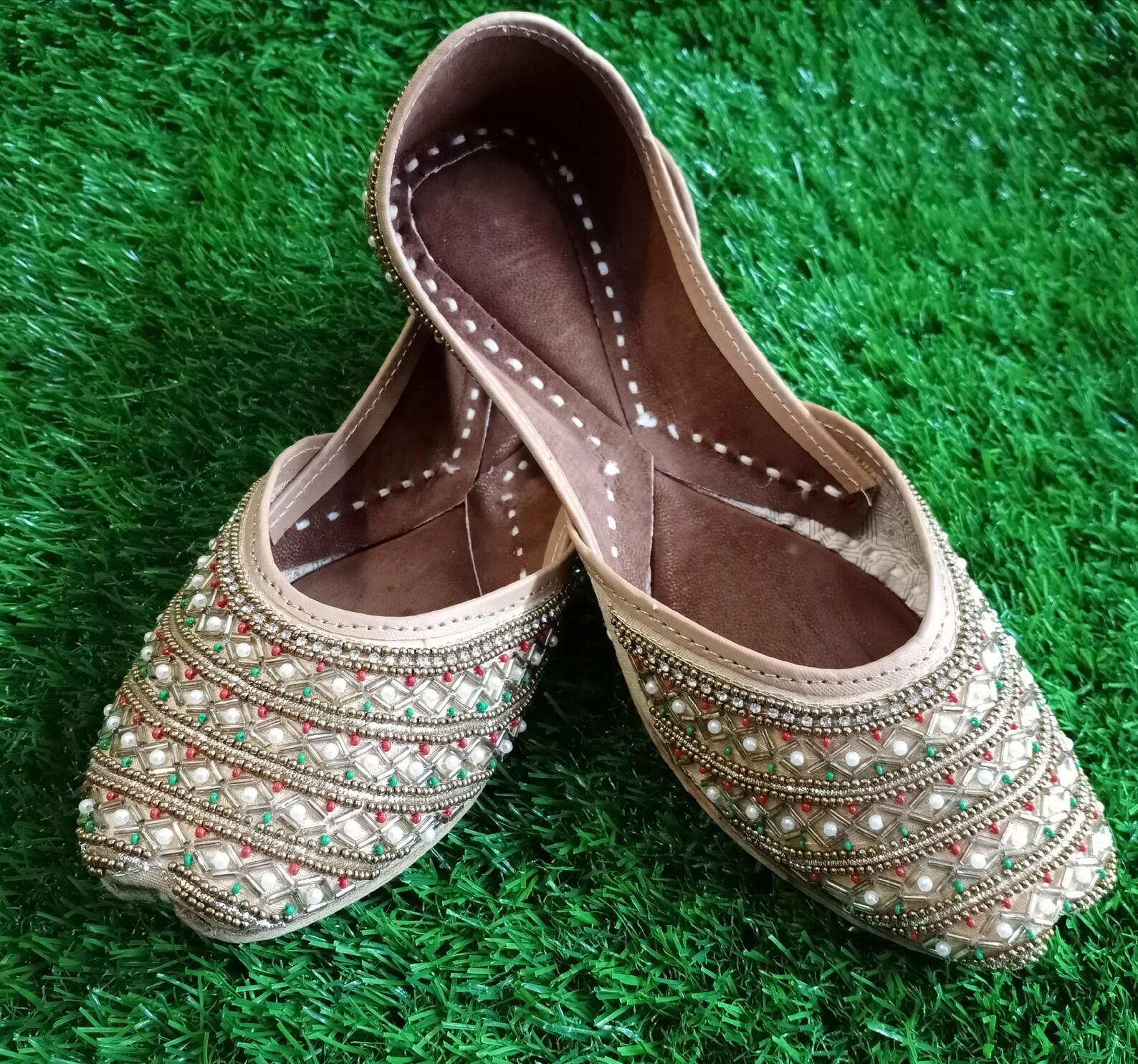 Women Punjabi Jutti shoes Indian shoes mojari wedding Shoes Etsy