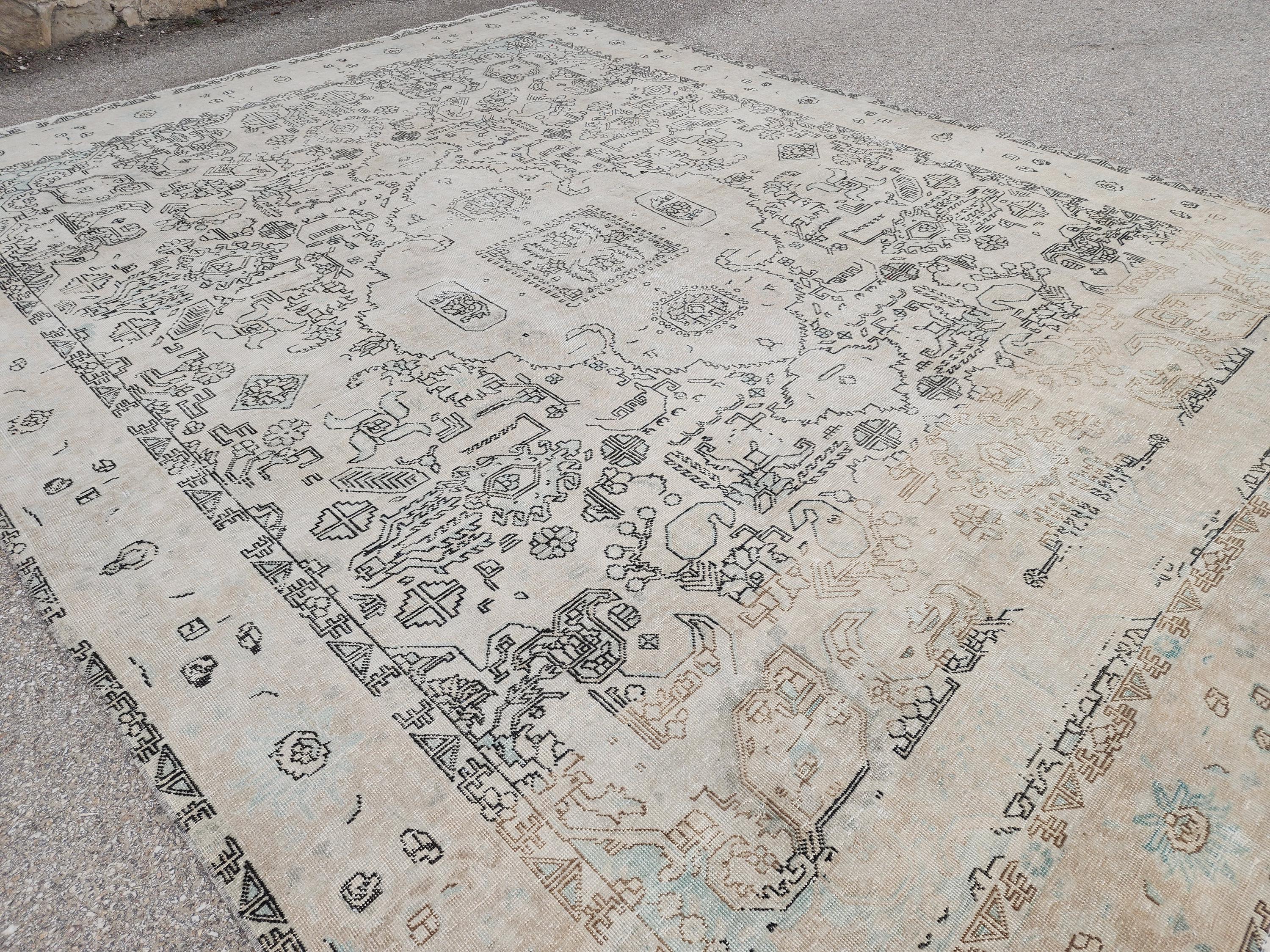 ヴィンテージ 10x13 ウールラグ：幾何学模様の素朴なホーム