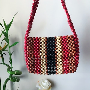 Bolso de cuentas de madera, bolso de mano con cuentas de madera, bolso con cuentas rojas y negras, bolso de hombro con cuentas, bolso vintage con cuentas, bolso hecho a mano, regalo para madres, bolso con cuentas, bolso de madera