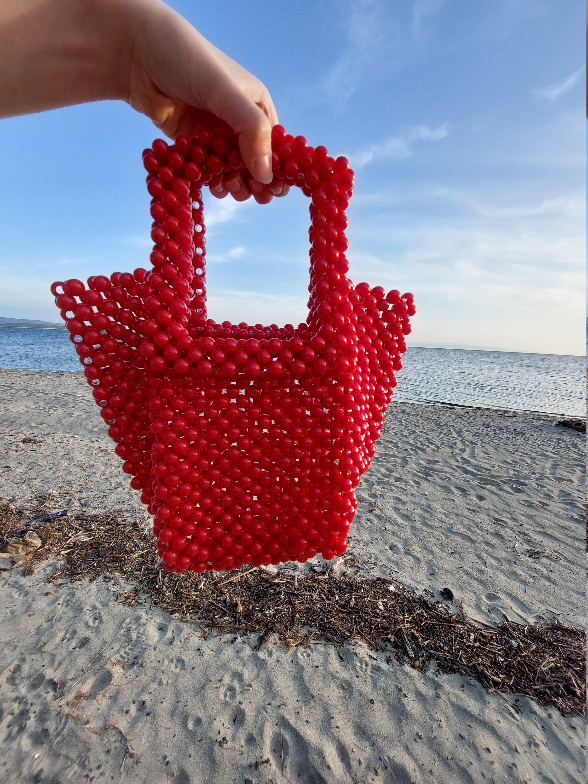手作りの赤いプラスチックビーズバッグ、ショルダーバッグ、母への 