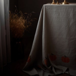 Linen the tablecloth with pumpkins image 2