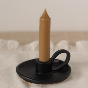 Castiçal de cerâmica preta para vela cônica, com cabo, para cera fina.