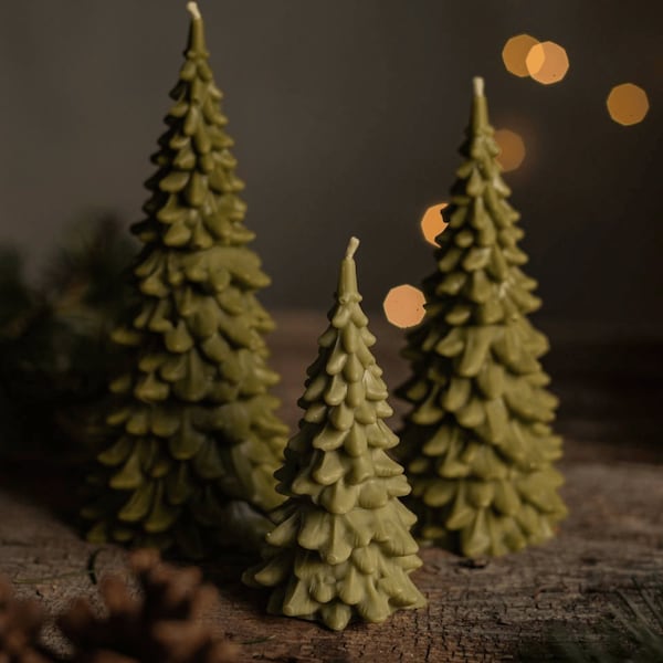 Natural Elegance: Beeswax Christmas Tree Candle Gift Set - Cool Candles for Women, Ideal Housewarming Gift for a Cozy Home!