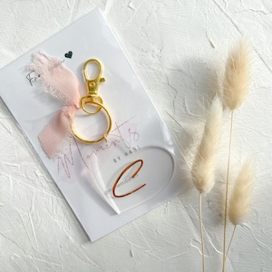 Porte-clés initiale acrylique | Proposition de demoiselle d'honneur | Breloque pour sac à dos | Cadeaux nuptiales | Porte-monnaie coeur | Porte-clés en acrylique
