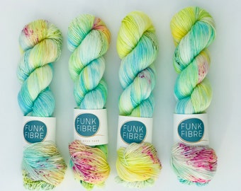 Handgefaerbtes Sockengarn 4-ply Merino/Nylon 75/25  "Candyfloss"