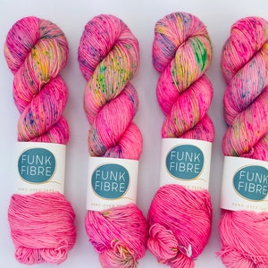 Handgefaerbtes Sockengarn 4-ply Merino/Nylon 75/25 Pinkfetti Bild 1