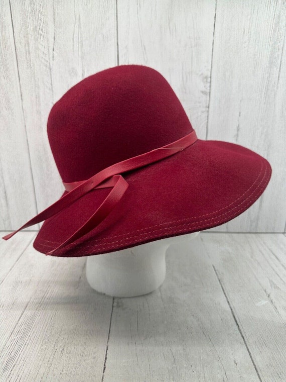Neumann Endler Red 100% Felt Wool Hat Women's TNLe