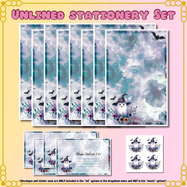 Może przedstawiać: Zestaw papierniczy z niepodkreślonym papierem, kopertami i naklejkami. Projekt zawiera akwarelowe kwiatowe tło w odcieniach niebieskiego i fioletowego, z nietoperzami i duchem w kapeluszu czarownicy. Tekst "UNLINED STATIONERY SET" znajduje się na g&oacute;rze.