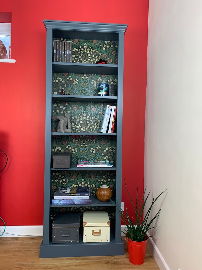 Vintage Solid Pine Bookcase / Display Unit With 5 Shelves. Hand Painted