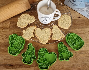 Gnome Frederik Cookie Cutter Set - Christmas - Christmas Gnome Cookie Cutter Christmas Helper Cookie Cutter Cookie Stamp Cookies
