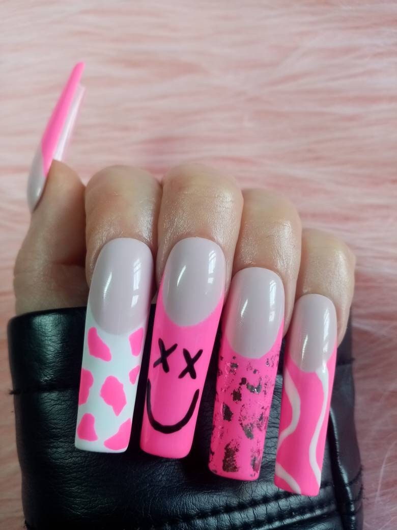 XXL Louis Vuitton Nails, Tapered Square Nails, Pink & White Ombre, 3D  Nail Art