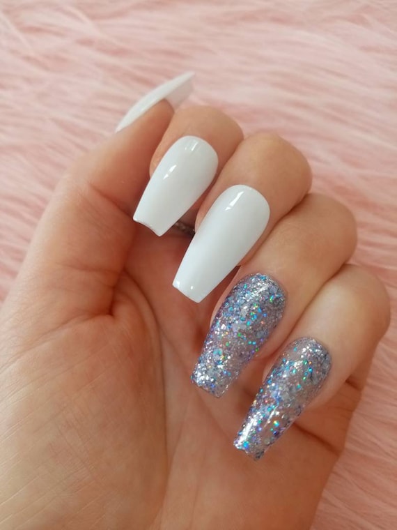 101+ Glitter Nails Design Ideas || Scroll Through Gallery | White glitter  nails, White nails with gold, Clear glitter nails