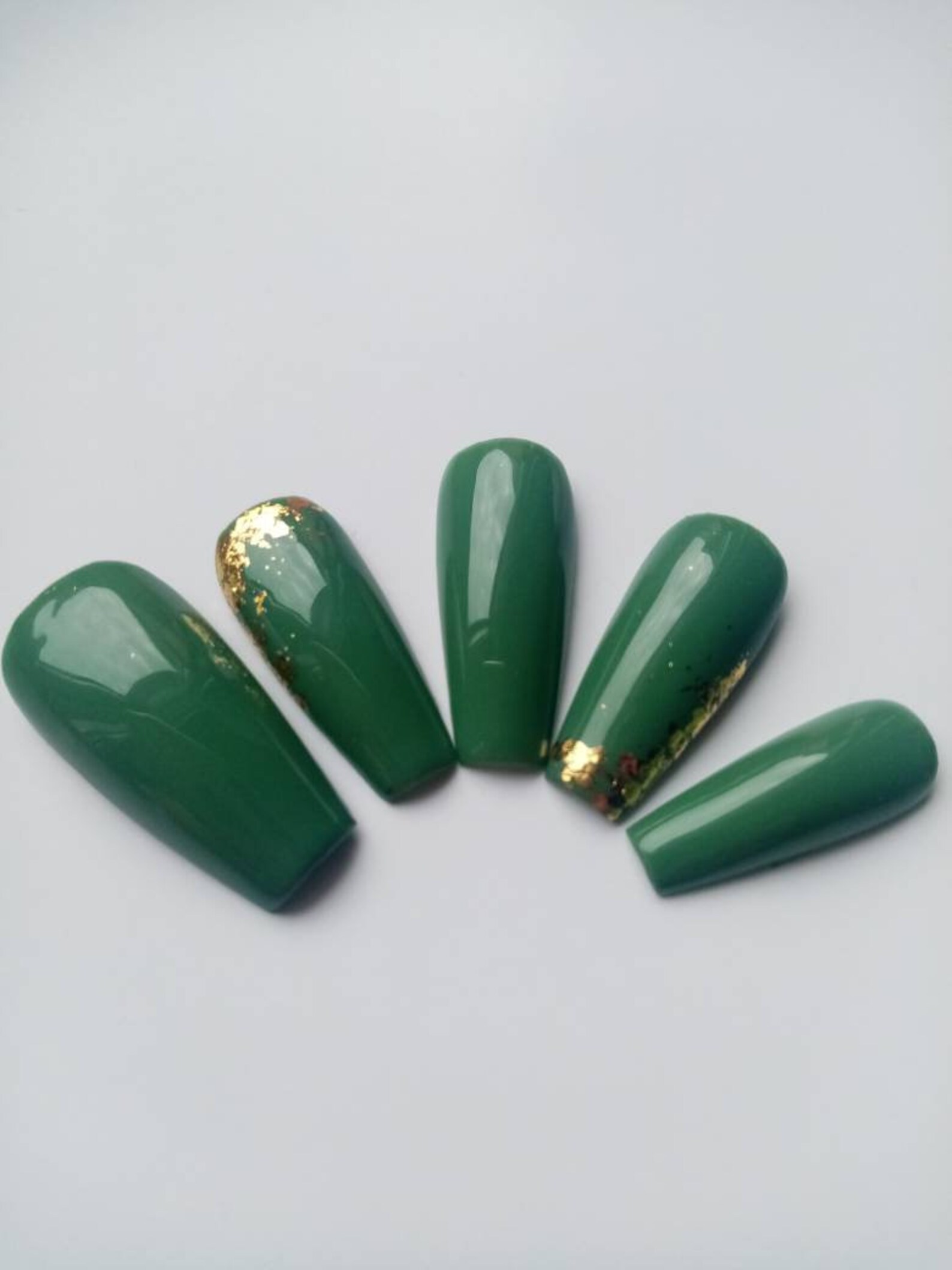Coffin Green And Gold Nails - 1guj8nn