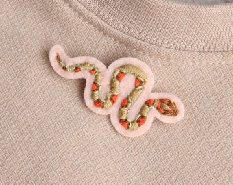 Snake Brooch, Hand Embroidered Snake Pin, Hand Stitched Snake Jewelry, Hand Embroidery Pin, Textile Snake Pin, Snake Gift, Snake Lover Gift