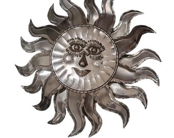 Gran Sol de metal mexicano de 19 pulgadas firmado – Decoración de arte popular hecha a mano por Núñez, pieza rara