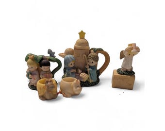 Juego de té navideño en miniatura Precious Moments de los años 90, incompleto.