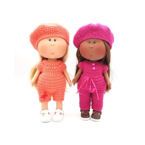 Häkelanleitungen für Mia Puppe der Marke Nines d&#39;Onil (12&quot;/ 30 cm). Overall und Baskenmütze.