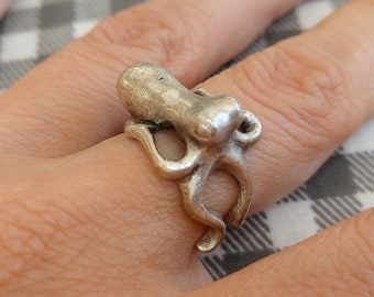 70 / Silver Squid Octopus Ocean Ring