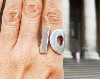 77 / Silver Modernist Ring, Abstract Statement Ring