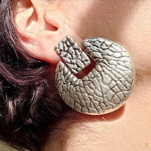 R43 Engraved oversize Textured Silver Statement Earrings: Modern Sculptural Hoops