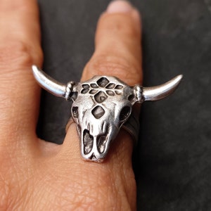 91-Silver BULL SKULL with Horn Ring, Animal Caribou Stackable Ring