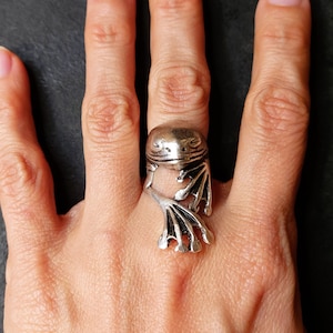 110 /  FROG Silver Plated Ring, Animal Toad abstract ring