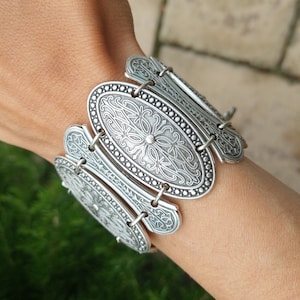 B18 Indian ENGRAVED WIDE Silver Statement Ring Cuff-Bracelet, ethnic boho cuff bangle