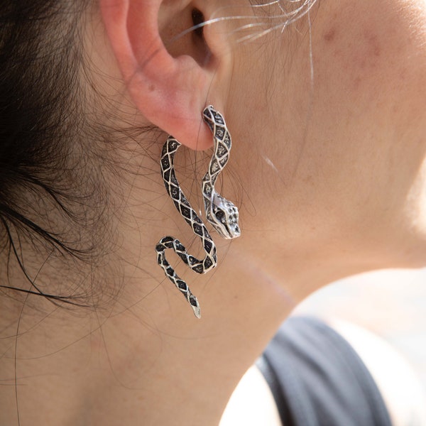 26- Silver Snake two sided animal Earrings