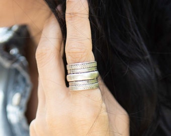 Bague à bande gravée épaisse en argent 19, bague d’armure médiévale, bague indienne, bague de vague de déclaration