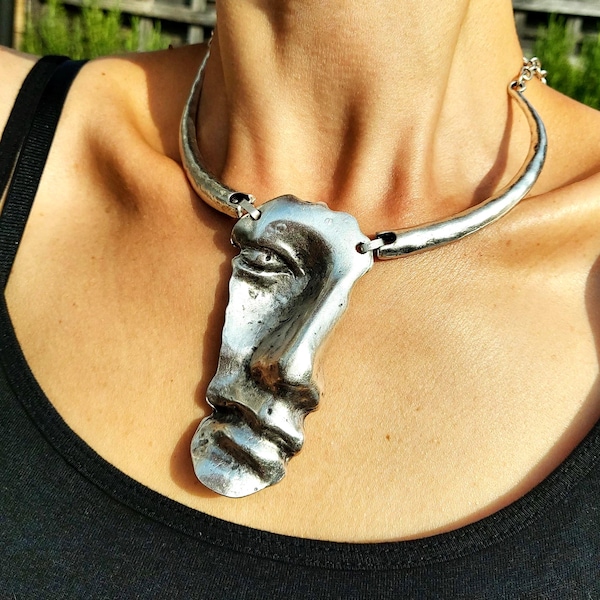 Brutalistische Griekse gezichtsketting sculpturale statement sieraden abstracte kunst hanger modernistische kraag Unisex cadeau