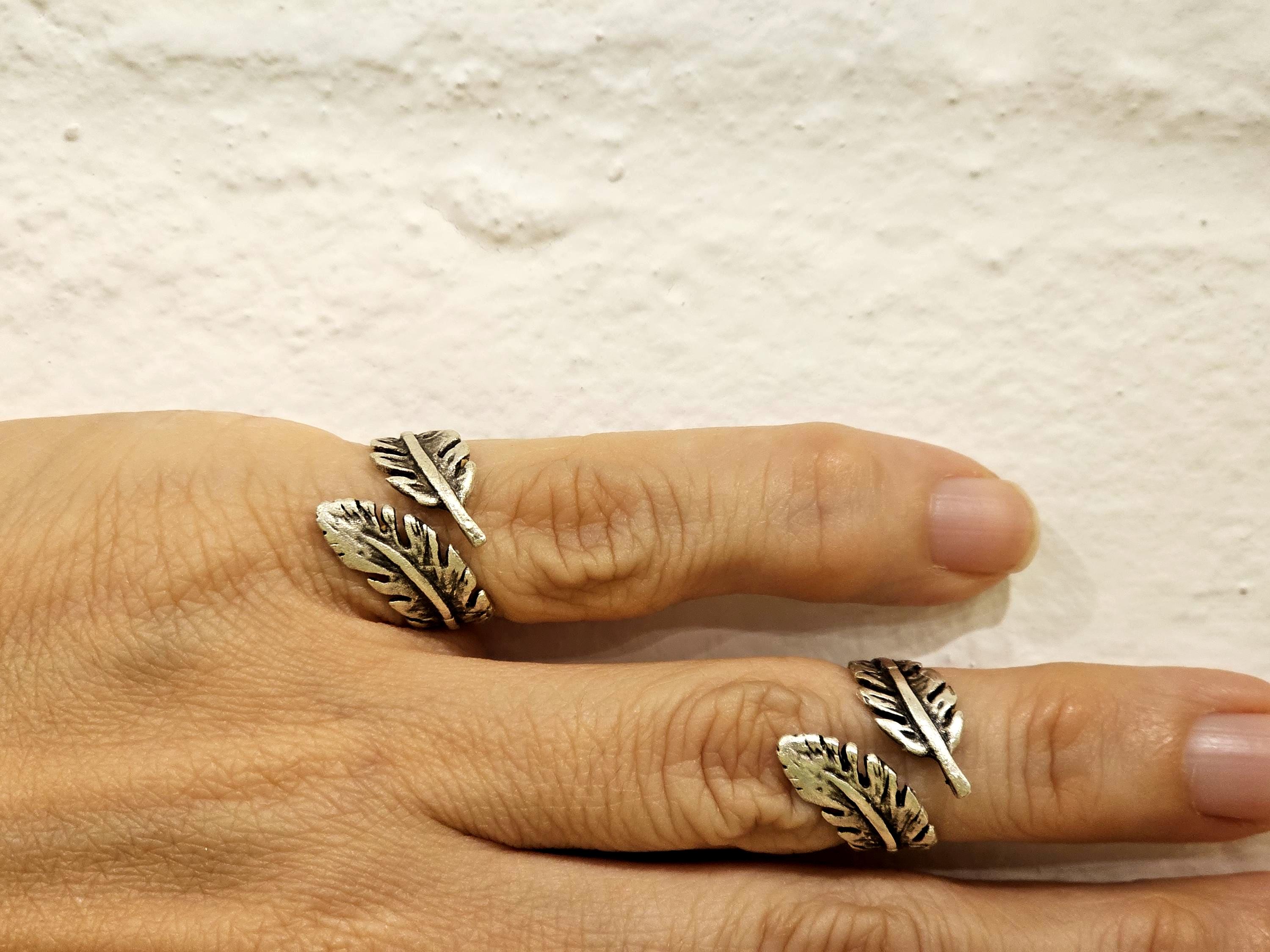 Feather Signet Ring, Silver Plated Brass, Adjustable Midi Ring R86