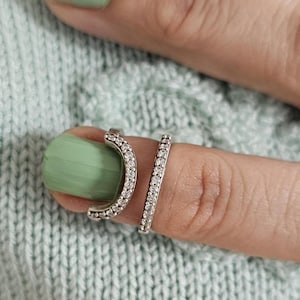 Elegant silverring med pavékristaller, stapelbar statementring med fina gnistrar, justerbar ring med cz-kristaller