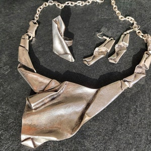 23 / BRUTALIST Asymmetrical Necklace, Antique Silver Statement Chunky Bib Necklace, Modernist Jewelry image 3