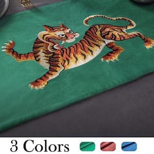 Luxe fluwelen tafelloper geborduurde tijger, modern chinoiseriedecor in 3 kleuren